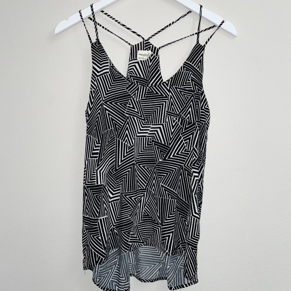 Essentials by Full Tilt Tank Size M